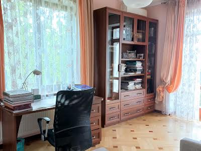 квартира за адресою Івана Франка вул., 137