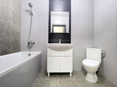 квартира за адресою Українська вул., 15
