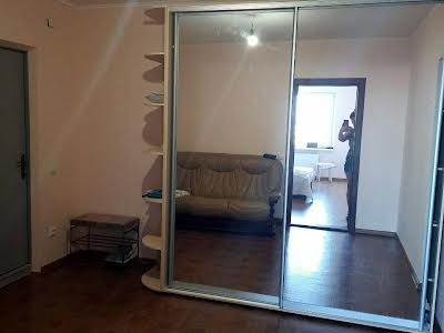 квартира за адресою Миколи Вінграновського вул., 2