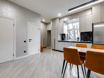 квартира за адресою Пантелеймона Куліша вул., 3