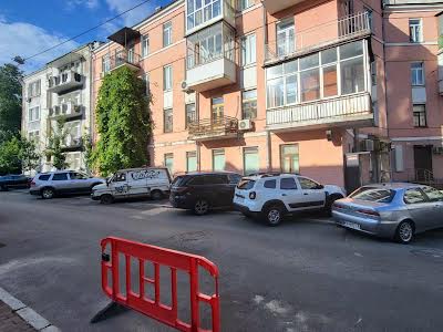 квартира за адресою Хорива пров., 4