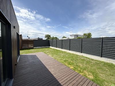будинок за адресою с. Нові Петрівці, Озерна