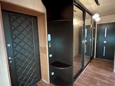 квартира за адресою Киргизька вул., 3