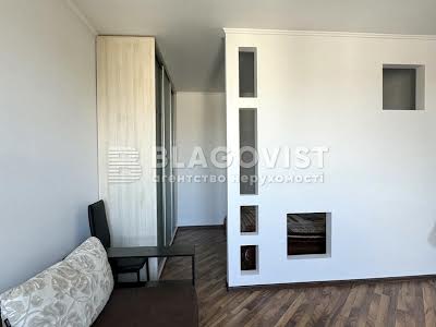 квартира за адресою Феодосійський пров., 14