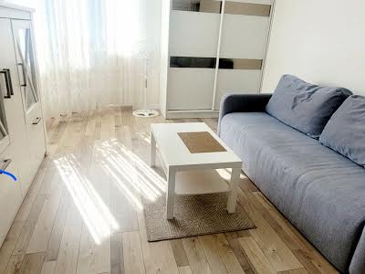 квартира за адресою Академіка Амосова вул., 63