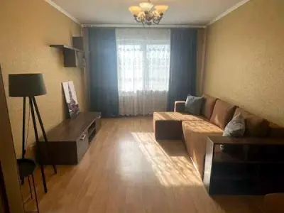 квартира за адресою Автозаводська вул., 15а