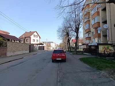 коммерческая по адресу вул. Ясна, 7б