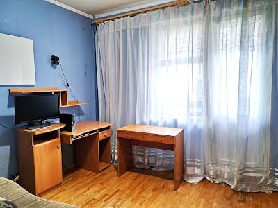 квартира за адресою Драгоманова вул., 25