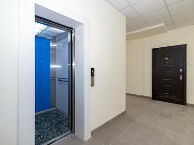 квартира за адресою Дмитра Луценка, 2в