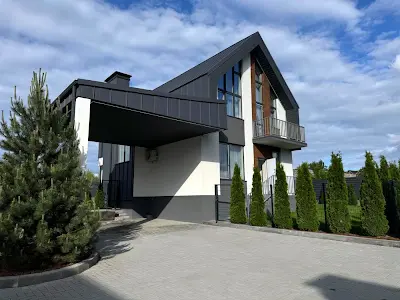 будинок за адресою Амосова, 1