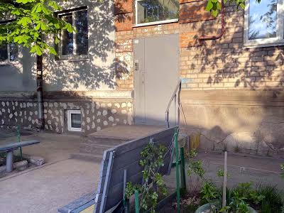 квартира за адресою Автостроя, 8