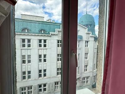 квартира за адресою Академіка Володимира Гнатюка вул. (), 3