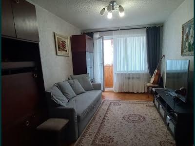квартира за адресою Богатирська вул., 6-А