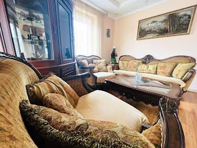 квартира за адресою Бандери Степана просп., 72