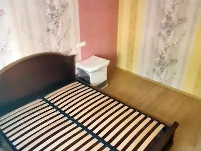 квартира за адресою 12-та Поздовжня вул., 16