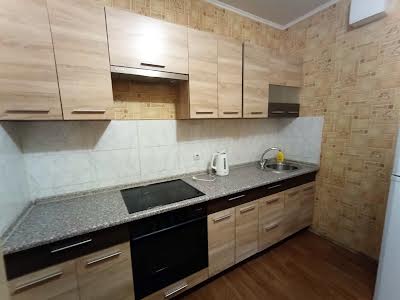 квартира за адресою Софії Русової вул., 3