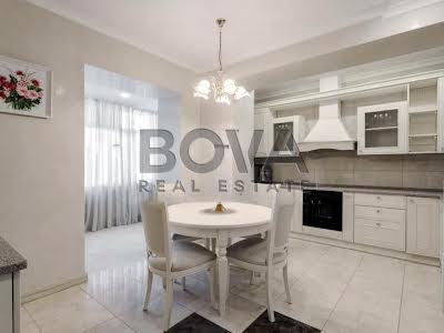 квартира за адресою Кропивницького вул., 8