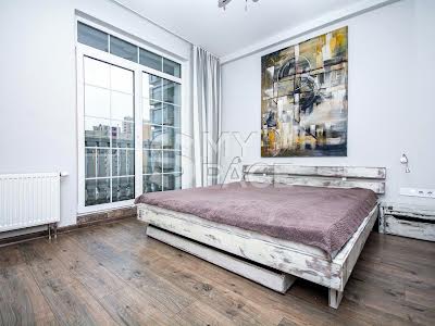 квартира за адресою Михайла Максимовича вул. (Онуфрія Трутенка), 28б