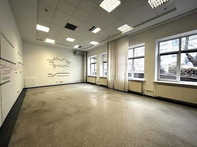 комерційна за адресою Володимира Моссаковського вул. (Клари Цеткін), 1А