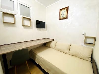 квартира за адресою Анни Ахматової вул., 16-Б