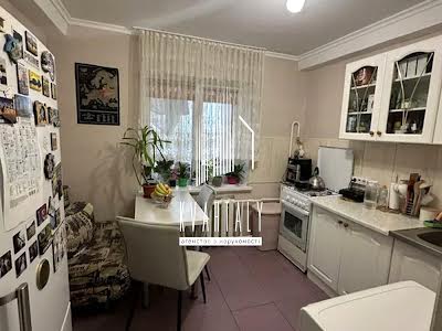 квартира по адресу Пирогівський Шлях ул. (Червонопрапорна), 48