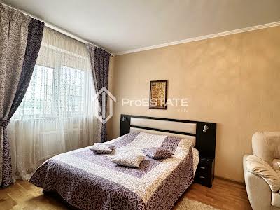 квартира по адресу Бориспольская ул., 4