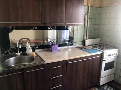 квартира за адресою Ревуцького вул., 25