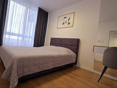 квартира за адресою Космічна вул., 5