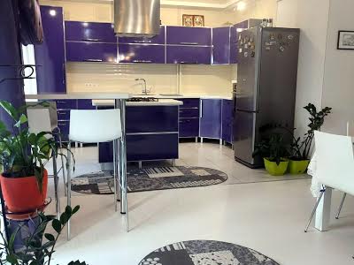 квартира по адресу Степана Бандери ул., 7/1