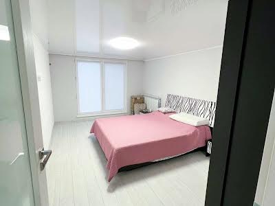 квартира за адресою Білогірська вул., 18В
