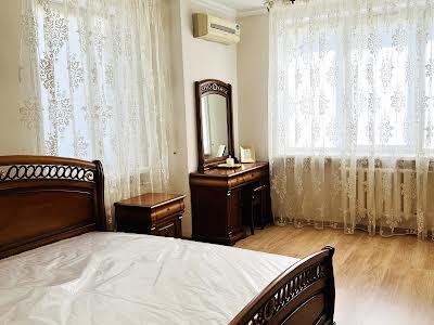 квартира за адресою В'ячеслава Чорновола вул., 20