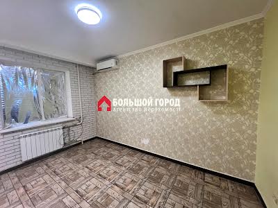 квартира за адресою Запорізька вул., 8