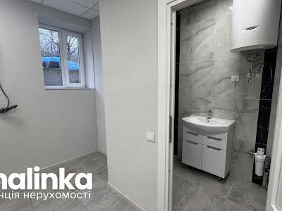 комерційна за адресою Жасминова вул., 11