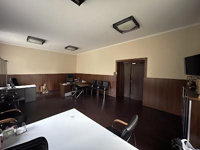 комерційна за адресою Броварська, 1а