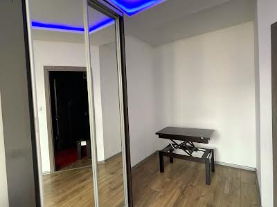 квартира за адресою Авраама Лінкольна вул., 6б