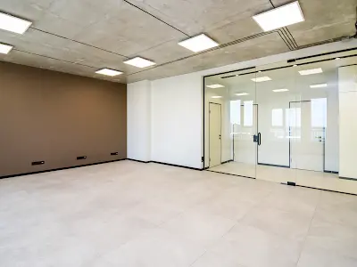 комерційна за адресою Джона Маккейна вул. (Івана Кудрі), 26