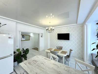 квартира за адресою сніжна, 52а