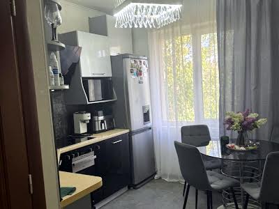 квартира по адресу Евгения Чикаленко ул., 75