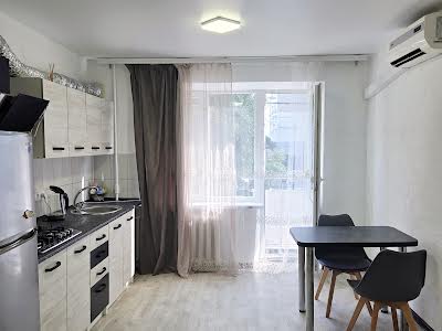 квартира за адресою Малиновского, 16