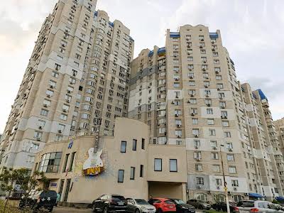 квартира за адресою Драгоманова, 31Б