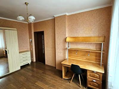 квартира за адресою Анни Ахматової вул., 13
