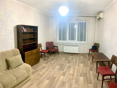 квартира за адресою Героїв просп., 21