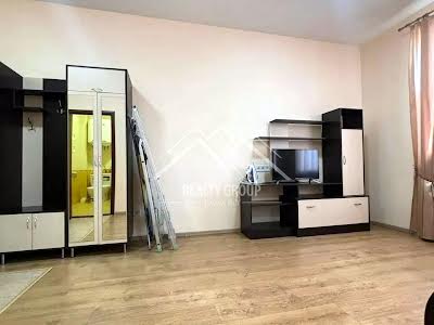 квартира за адресою Єдності вул., 6