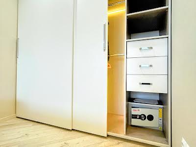 квартира за адресою Юрія Кондратюка вул., 5
