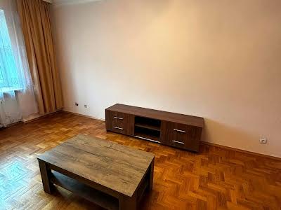 квартира за адресою Ревуцького вул., 5
