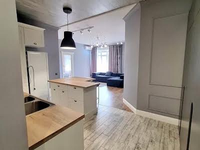 квартира за адресою Успішна вул., 18