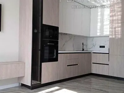 будинок за адресою Райдужна вул., 33