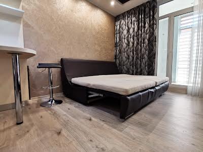 квартира за адресою Регенераторна вул., 4