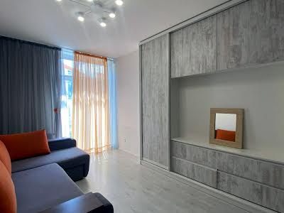 квартира за адресою Регенераторна вул., 4