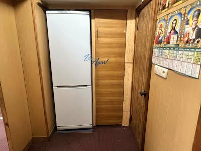 квартира за адресою Ревуцького вул., 8